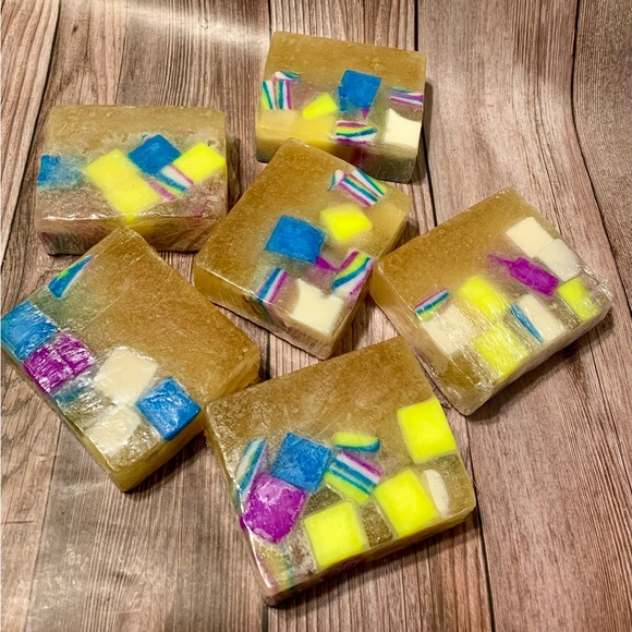 Sold out- Hand crafted artisan translucent soap with vibrant color embeds - Picture 4 of 5